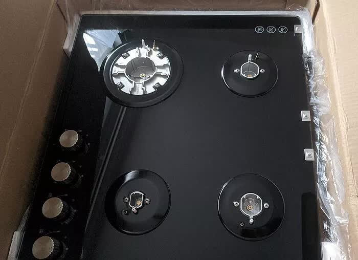 60cm Black Gas Glass Cooktop