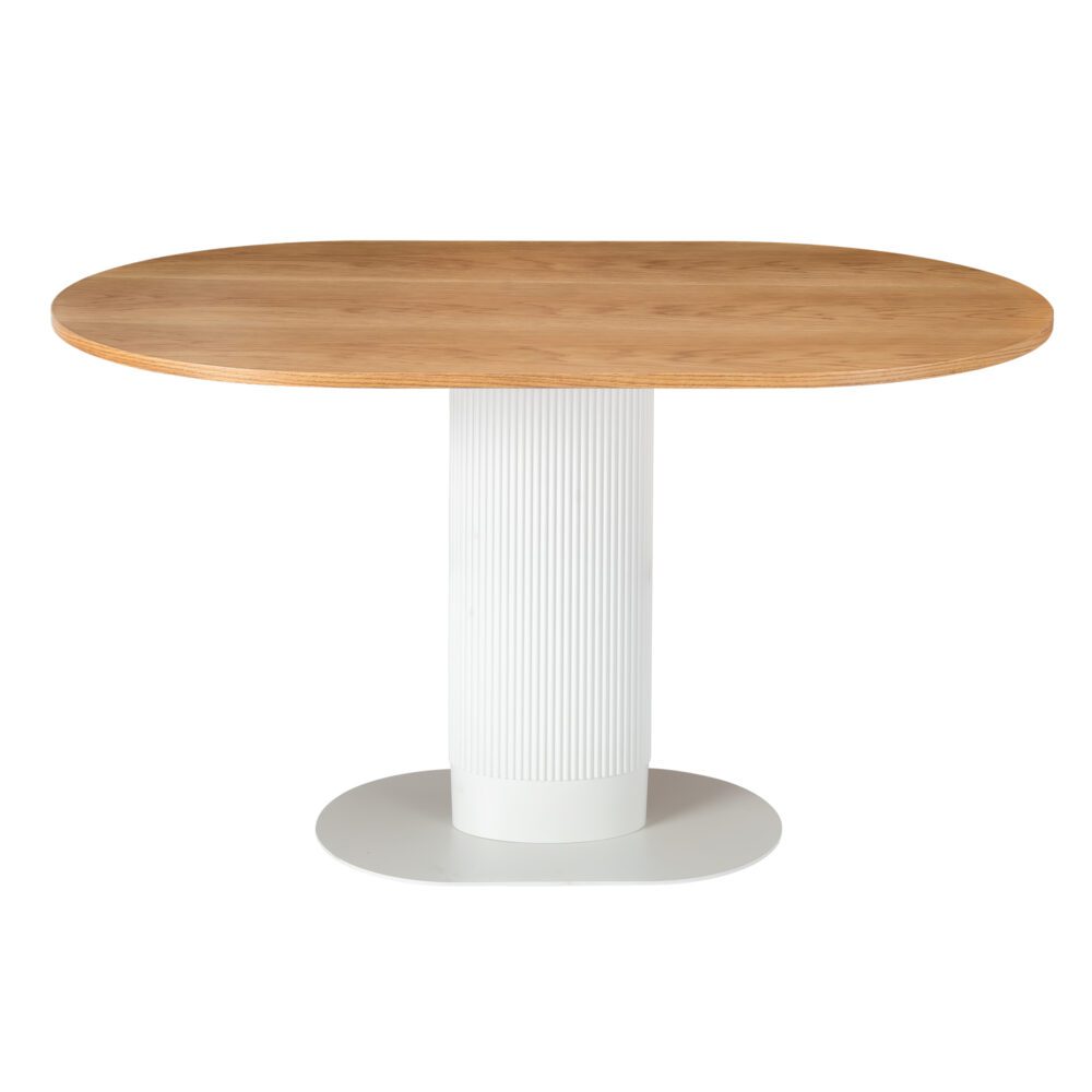 Elegant Oval Dining Table for Gatherings