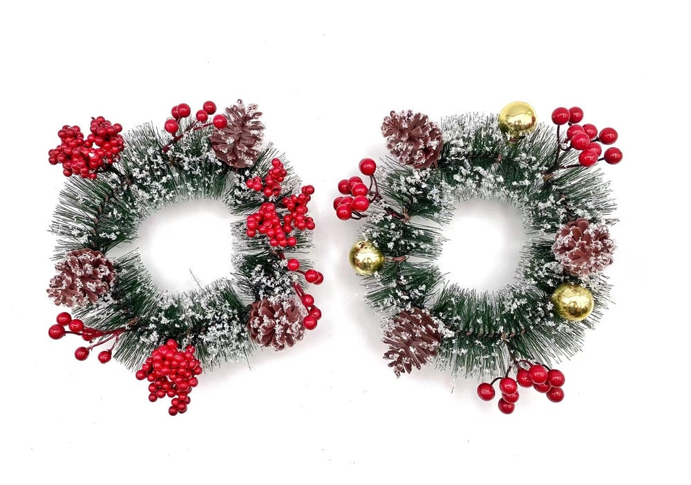 Assorted 15cm Snowy Red Berry Wreaths