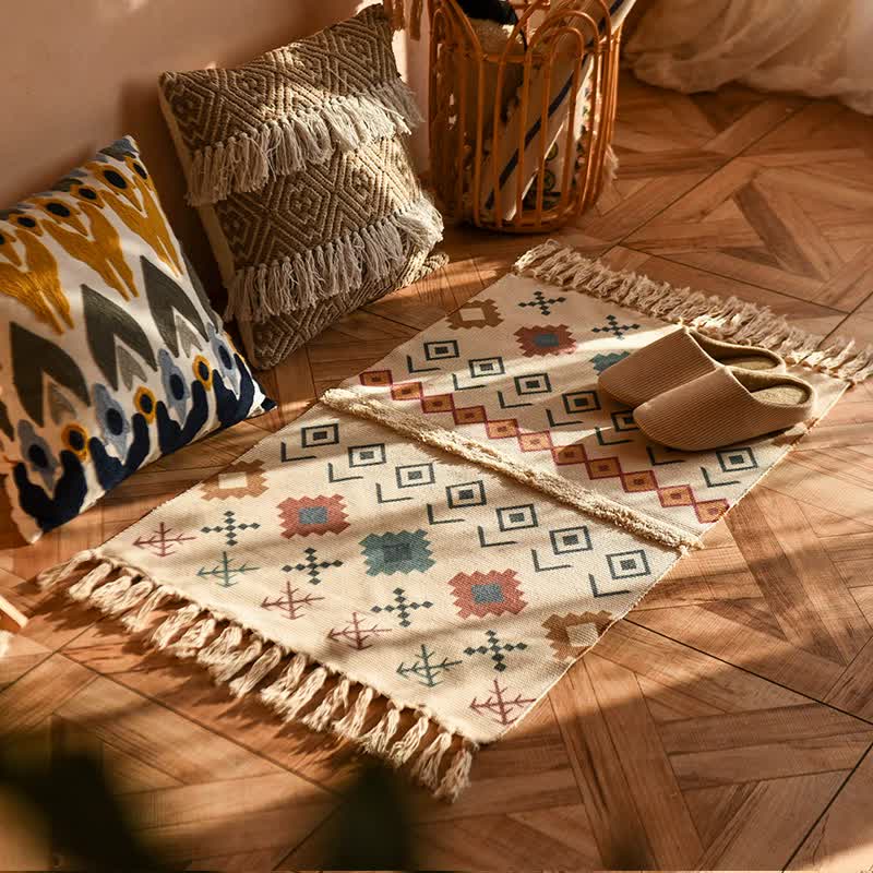 Elegant Handwoven Cotton Tassel Floor Rug