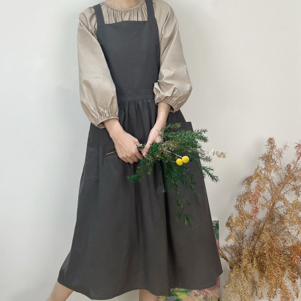 Grey Cotton Waterproof Artisan Apron - 100x85cm, Stylish Cross-Back Design, Ideal for Kitchen & Floral Work