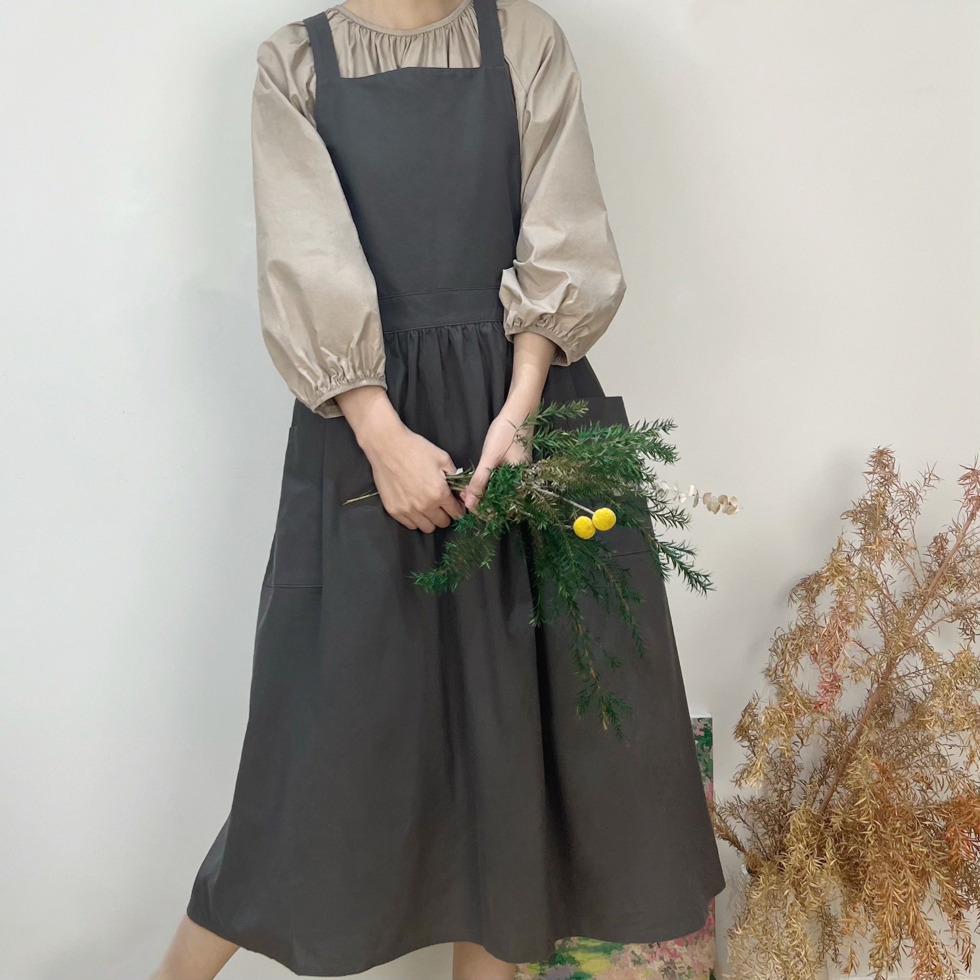 Grey Cotton Waterproof Artisan Apron - 100x85cm, Stylish Cross-Back Design, Ideal for Kitchen & Floral Work