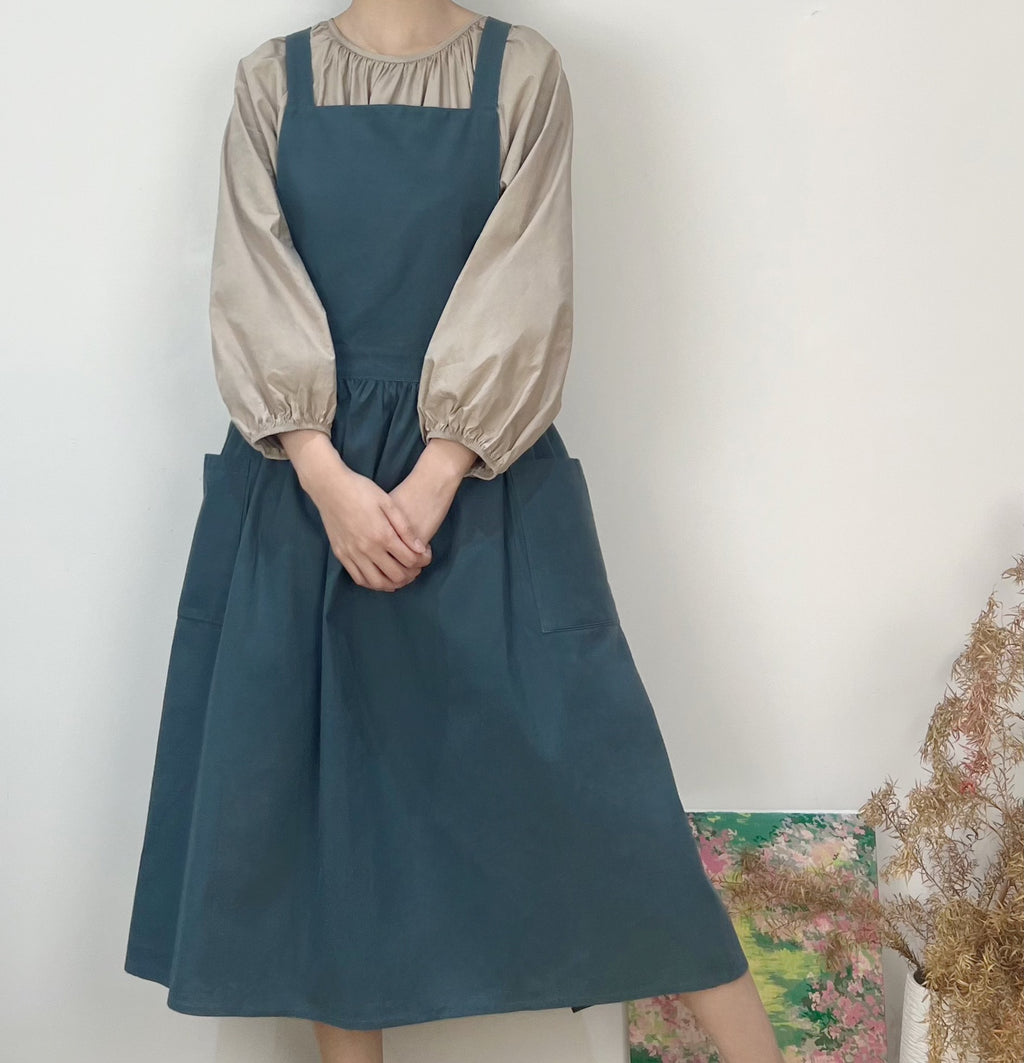 Grey Cotton Waterproof Artisan Apron - 100x85cm, Stylish Cross-Back Design, Ideal for Kitchen & Floral Work