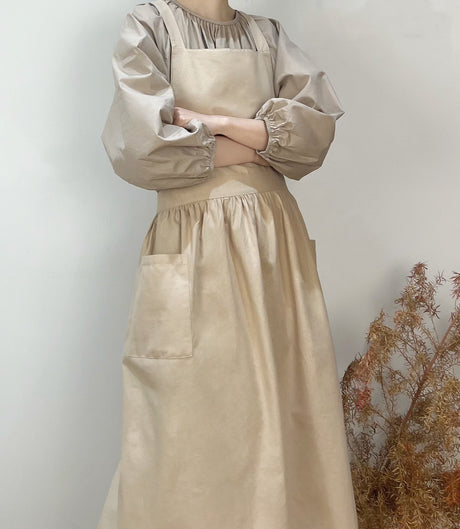 Beige Cotton Waterproof Artisan Apron - 100x85cm, Stylish Cross-Back Design, Ideal for Kitchen & Floral Work